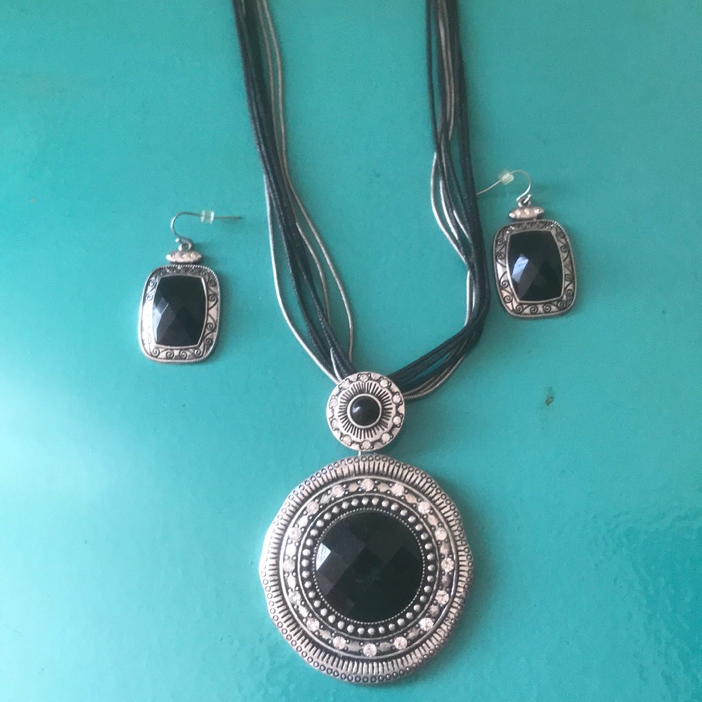 Chico’s women’s jewelry set